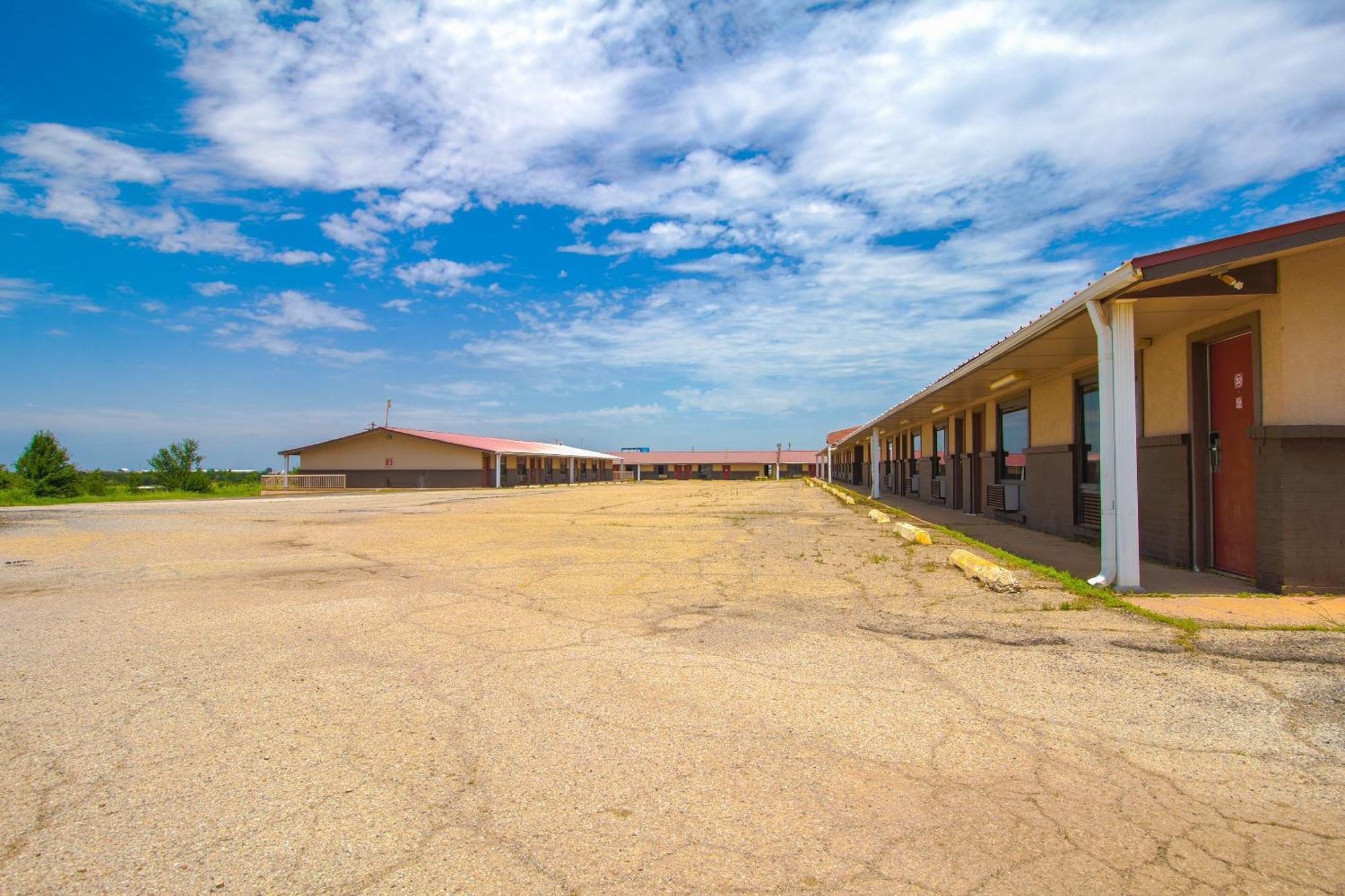 American Best Inn By Oyo I-35 Perry Near Lake Mcmurtry Exteriér fotografie